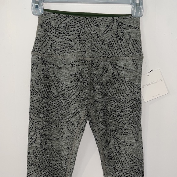 Beyond Yoga Spacedye Walk And Talk High Waisted Capri Legging Sz XS - Picture 7 of 14
